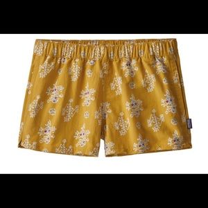 VGUC Patagonia 2.5” Baggie Shorts. Size XL.